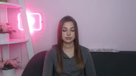 milanaangelas online show from November 2025 05:54:01 AM