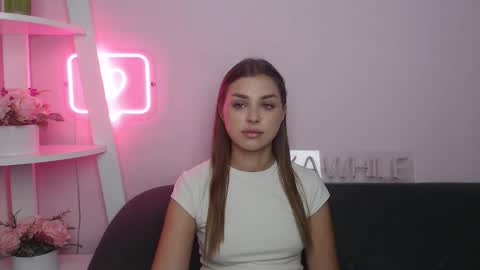 milanaangelas online show from November 2025 06:16:02 AM