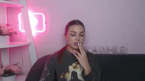 milanaangelas online show from November 2025 06:28:01 AM