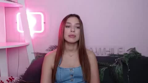 Snapshot of milanaangelas chatting on February 2026 05:44:01 AM milanaangelas online show from February 2026 05:44:01 AM