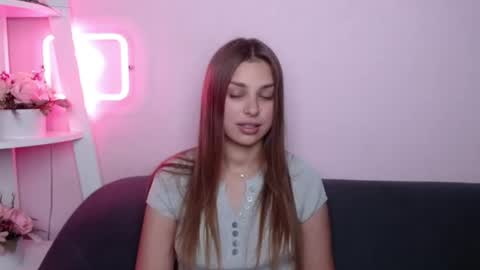 Snapshot of milanaangelas chatting on June 2026 01:17:02 PM milanaangelas online show from June 2026 01:17:02 PM