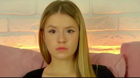 MilanaBalmain online show from September 2025 04:07:02 PM