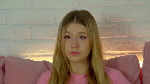 MilanaBalmain online show from September 2025 04:03:01 AM