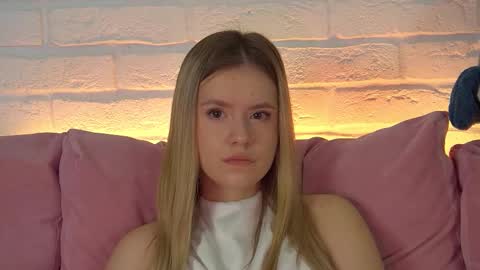 MilanaBalmain online show from October 2025 04:35:01 AM