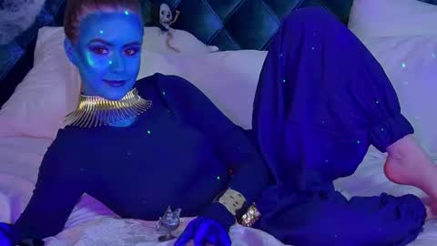 MilanaBalmain online show from October 2025 05:14:02 PM