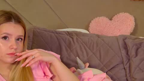 MilanaBalmain online show from March 2026 06:26:01 AM