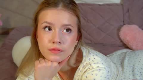 MilanaBalmain online show from March 2026 04:50:01 AM