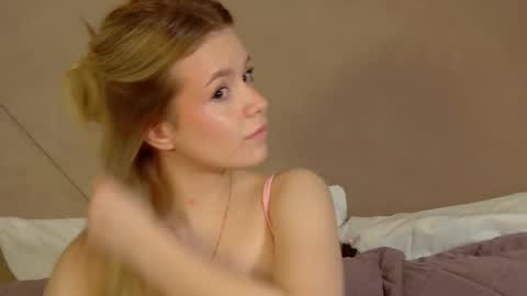 MilanaBalmain online show from March 2026 04:39:01 AM