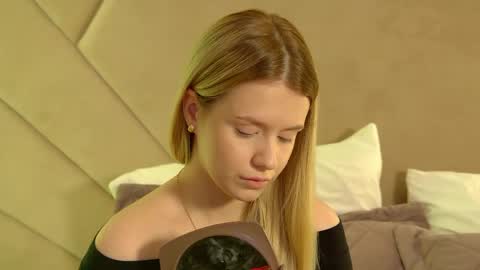 MilanaBalmain online show from April 2026 04:46:01 AM