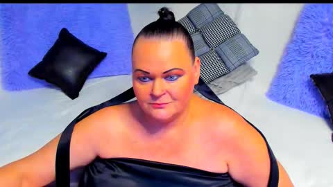 Lana online show from November 2025 01:25:02 PM