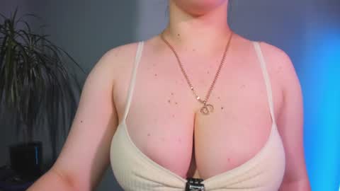 Snapshot of milanabrittt chatting on July 2026 10:05:02 PM Milana online show from July 2026 10:05:02 PM