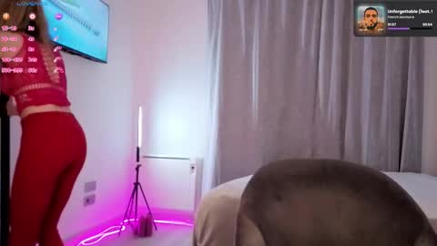 Snapshot of milanacamgirl chatting on November 2025 12:10:01 AM Milana online show from November 2025 12:10:01 AM