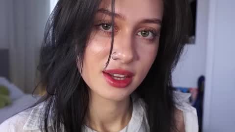 Milana online show from November 2025 06:12:01 AM