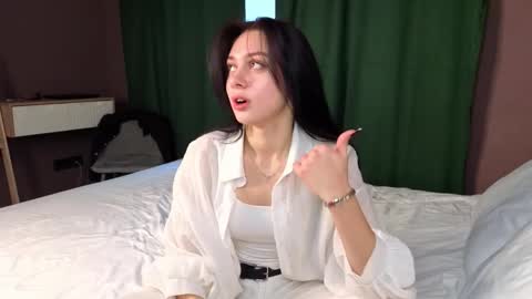 Milana online show from November 2025 05:17:02 AM