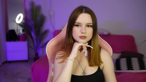 Snapshot of milanamoons chatting on September 2025 12:18:01 PM milanamoons online show from September 2025 12:18:01 PM