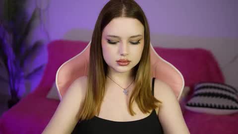 Snapshot of milanamoons chatting on September 2025 11:03:01 AM milanamoons online show from September 2025 11:03:01 AM