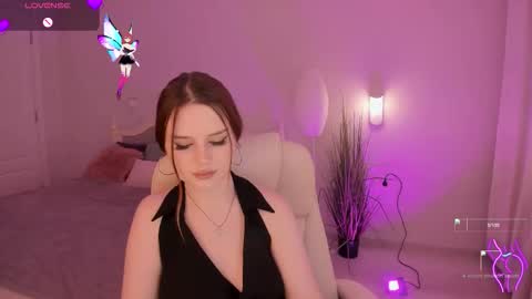 Snapshot of milanamoons chatting on November 2025 10:32:02 AM milanamoons online show from November 2025 10:32:02 AM