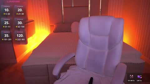 Milana online show from October 2025 01:18:01 PM