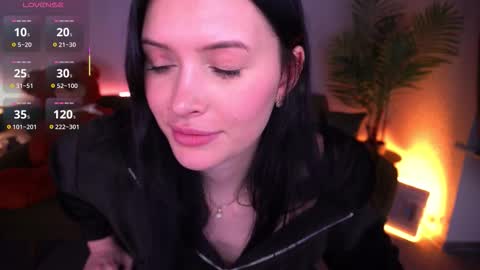 Milana online show from December 2025 02:24:01 PM