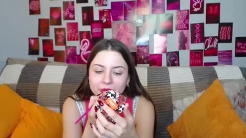 milanaroz online show from February 2025 09:26:02 AM