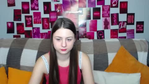 milanaroz online show from March 2025 05:42:01 AM