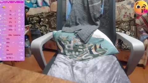 Luna-- link in bio online show from November 2025 05:57:02 PM