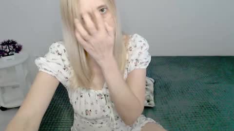 Milena online show from March 2025 06:37:01 AM