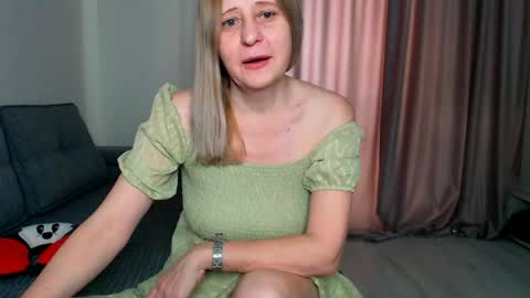 Milena online show from March 2026 06:14:01 AM