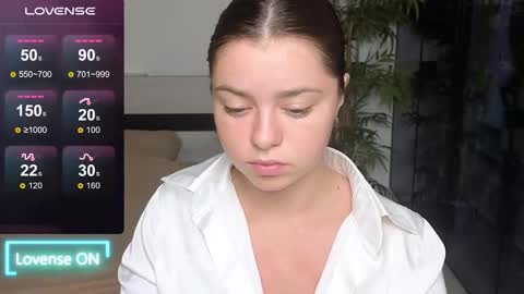 Mila online show from September 2025 10:45:02 PM