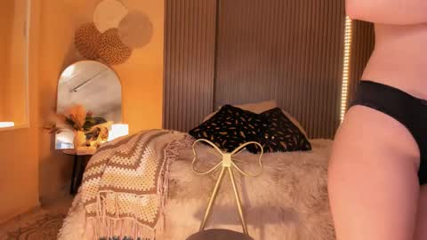 aya online show from November 2025 07:38:01 PM