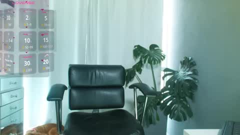 MILAN SANTANA online show from October 2025 07:01:01 PM