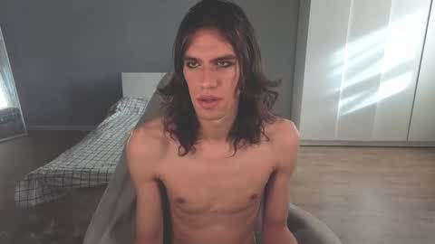 Mila online show from October 2025 08:14:01 AM