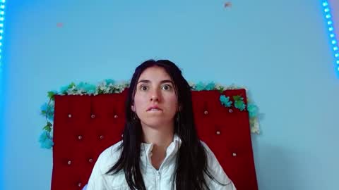 Snapshot of mildrecute chatting on December 2024 08:10:02 AM Ana online show from December 2024 08:10:02 AM