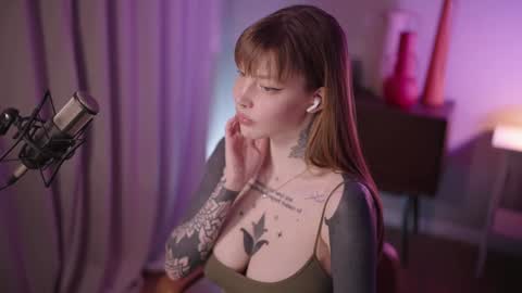 Snapshot of mileeena chatting on January 2025 04:11:02 PM M Telegram mamagotachannel online show from January 2025 04:11:02 PM