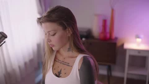 Snapshot of mileeena chatting on March 2025 01:07:01 PM M Telegram mamagotachannel online show from March 2025 01:07:01 PM