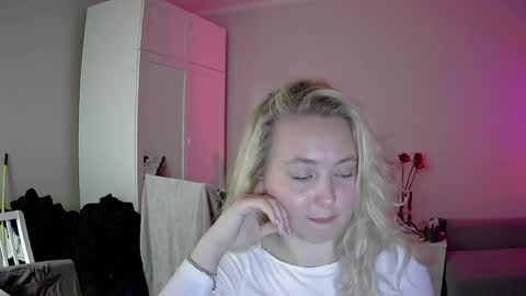 Snapshot of milena391630 chatting on April 2026 11:54:02 PM Milena new nonude shy blonde natural online show from April 2026 11:54:02 PM