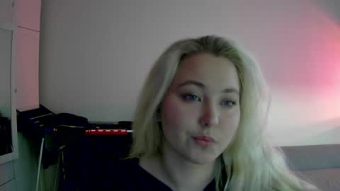 Snapshot of milena391630 chatting on May 2026 06:02:02 PM Milena new nonude shy blonde natural online show from May 2026 06:02:02 PM