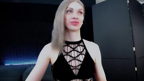 Snapshot of milena_hardy chatting on September 2025 04:13:02 AM Milena Hardy online show from September 2025 04:13:02 AM