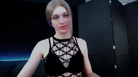 Snapshot of milena_hardy chatting on October 2025 04:41:02 AM Milena Hardy online show from October 2025 04:41:02 AM