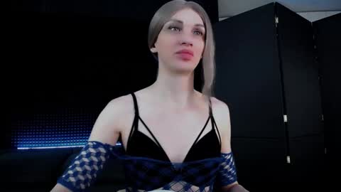 Snapshot of milena_hardy chatting on October 2025 04:31:02 AM Milena Hardy online show from October 2025 04:31:02 AM