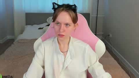 Snapshot of milena_milyan chatting on April 2026 01:21:02 AM Milena online show from April 2026 01:21:02 AM