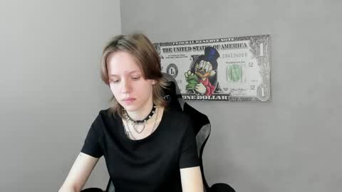 Snapshot of milena_milyan chatting on May 2026 01:25:02 AM Milena online show from May 2026 01:25:02 AM