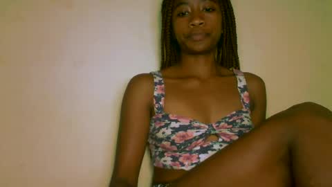 Snapshot of milennah chatting on June 2026 07:25:01 PM milennah online show from June 2026 07:25:01 PM