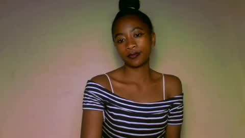 Snapshot of milennah chatting on June 2026 05:01:02 PM milennah online show from June 2026 05:01:02 PM