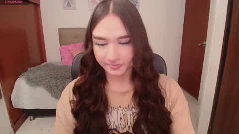 Snapshot of miley_baker chatting on December 2025 02:48:01 PM Miley online show from December 2025 02:48:01 PM