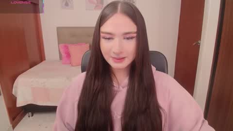 Snapshot of miley_baker chatting on December 2025 03:53:01 PM Miley online show from December 2025 03:53:01 PM