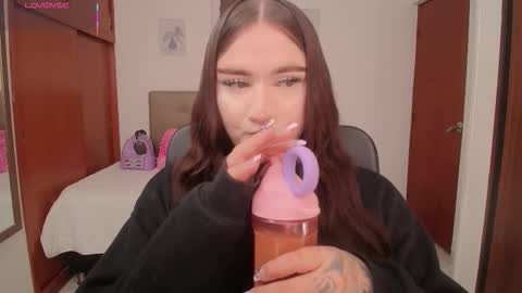 Snapshot of miley_baker chatting on February 2026 02:20:02 PM Miley online show from February 2026 02:20:02 PM