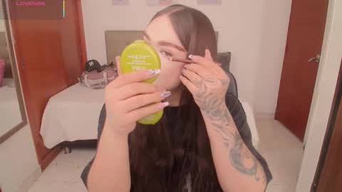 Snapshot of miley_baker chatting on February 2026 03:23:02 PM Miley online show from February 2026 03:23:02 PM