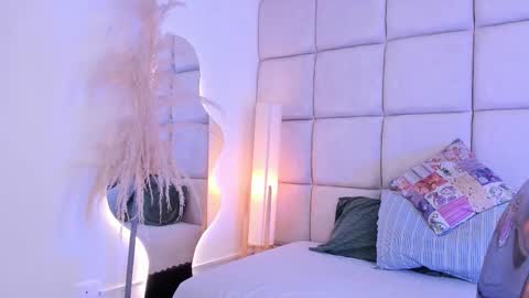 Miley online show from November 2025 03:22:01 PM