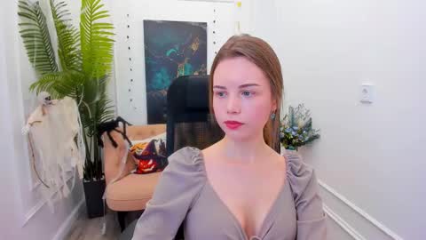 mileygloss online show from October 2025 11:33:02 AM